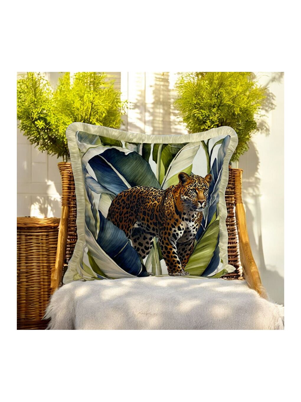 Yeşil Bitki  Leopar Desen Saçaklı Dekoratif Kırlent Kılıfı 45x45-3