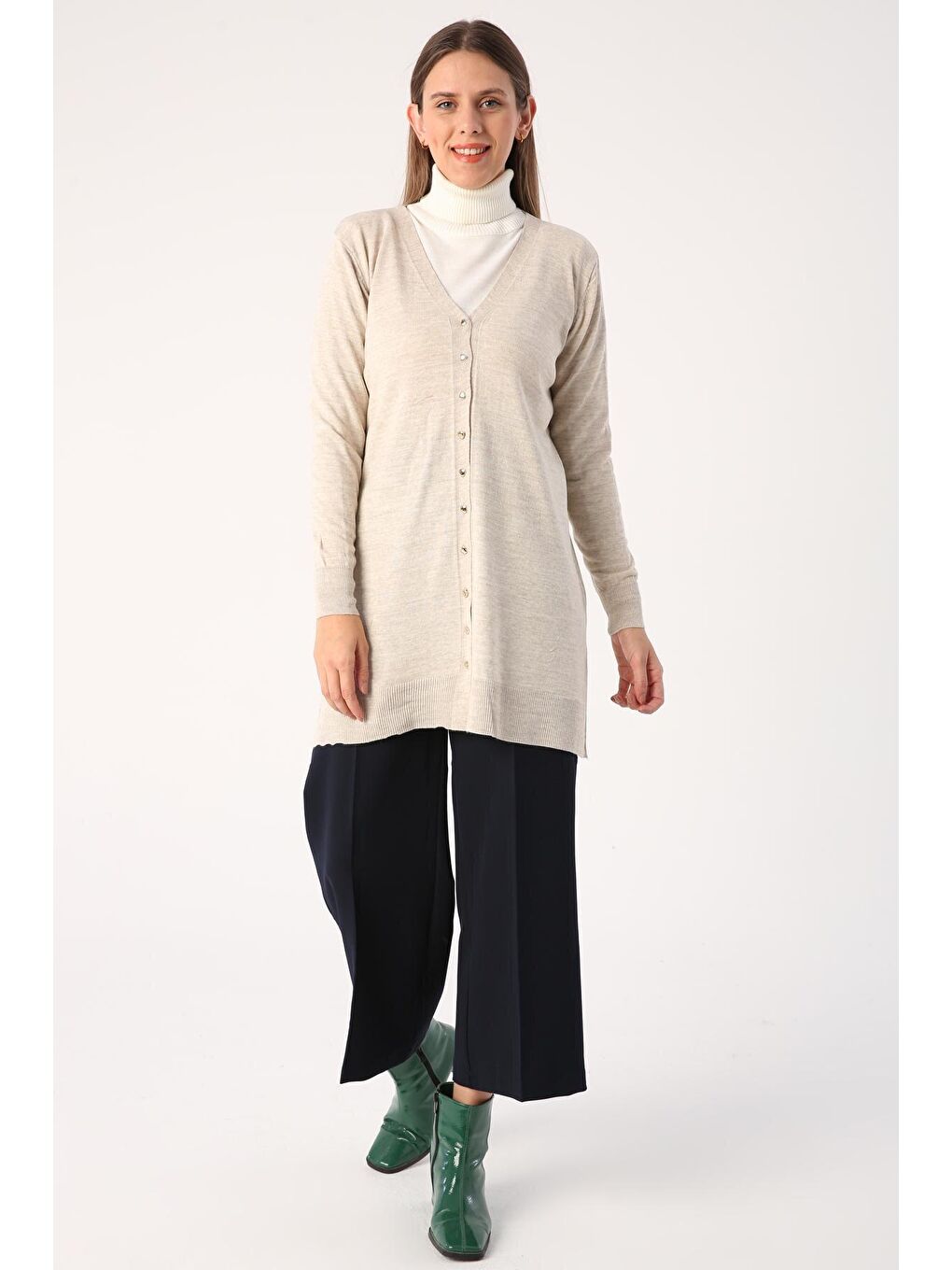 Bej V Yaka Uzun Triko Hırka-1