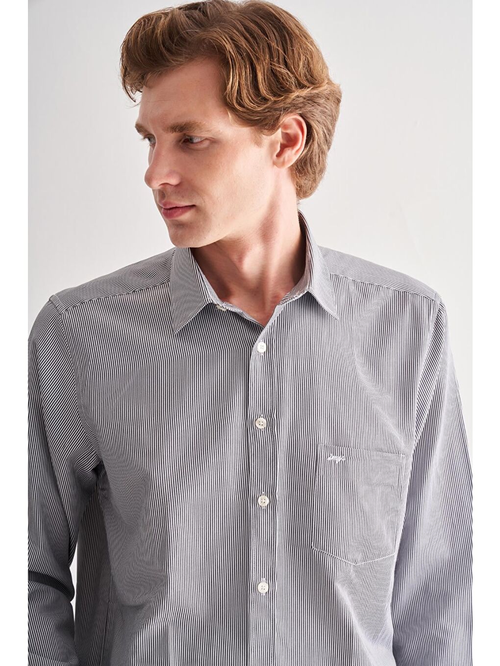 Beyaz - Siyah Sert Yaka Çizgili Desen Uzun Kol Comfort Fit Pamuklu Gömlek 1004255178-3