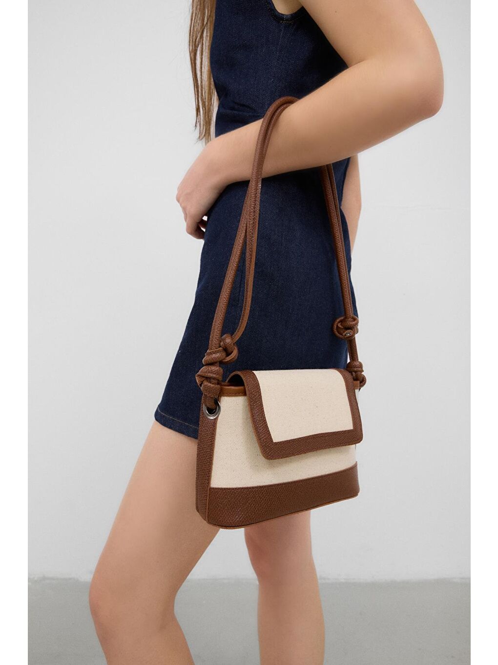 Kahverengi Lunea Kanvas Çapraz Çanta Taba