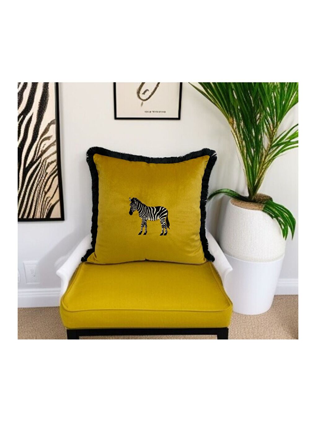 Sarı Zebra Desen Nakışlı Dekoratif Kırlent Kılıfı 45X45-1