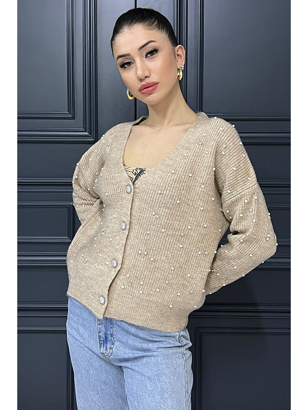Bej Kadın İncili Taşlı Triko Hırka-1