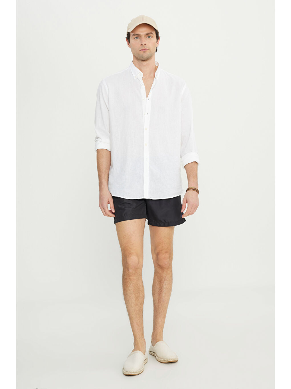 Erkek Siyah Standart Fit Normal Kesim Cepli Hızlı Kuruyan Desenli Deniz Şortu-2