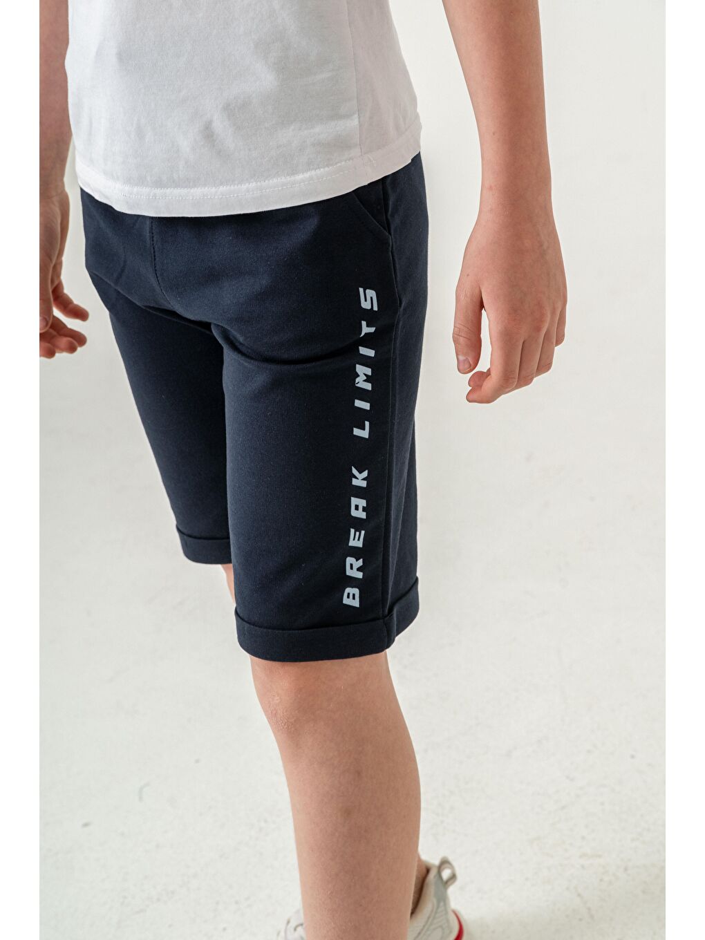 Lacivert Break Limits Baskılı Arka Cepli Erkek Çocuk Şort-4