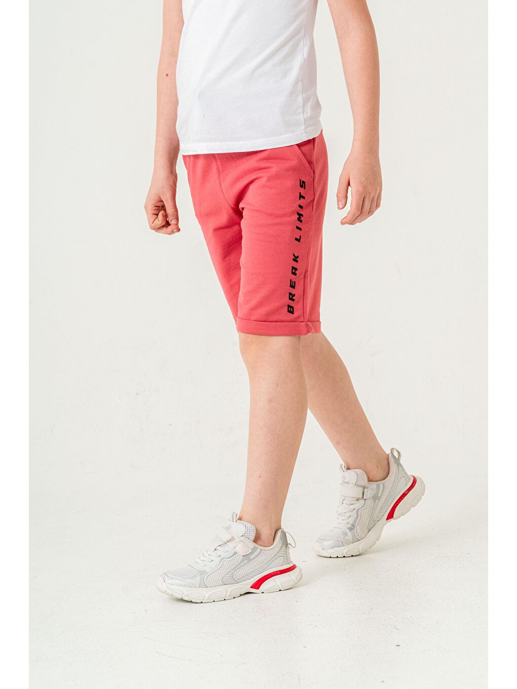 Kahverengi Break Limits Baskılı Arka Cepli Erkek Çocuk Şort-4