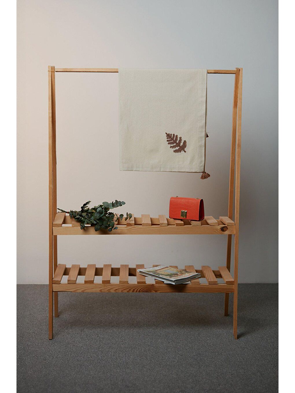 Kahverengi Ağaç İşlemeli Keten Fiskos 100x100 cm-1