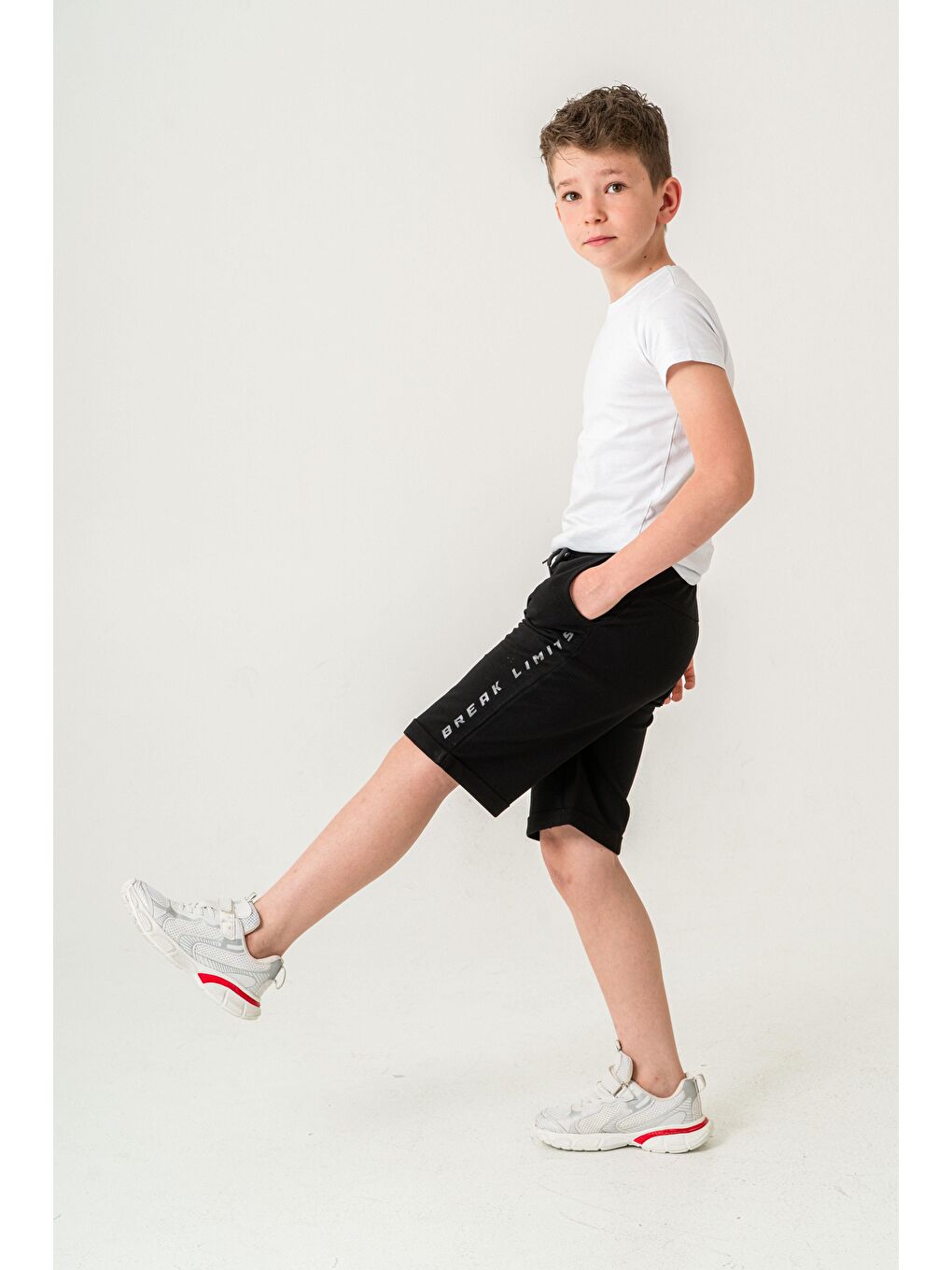 Siyah Break Limits Baskılı Arka Cepli Erkek Çocuk Şort-6