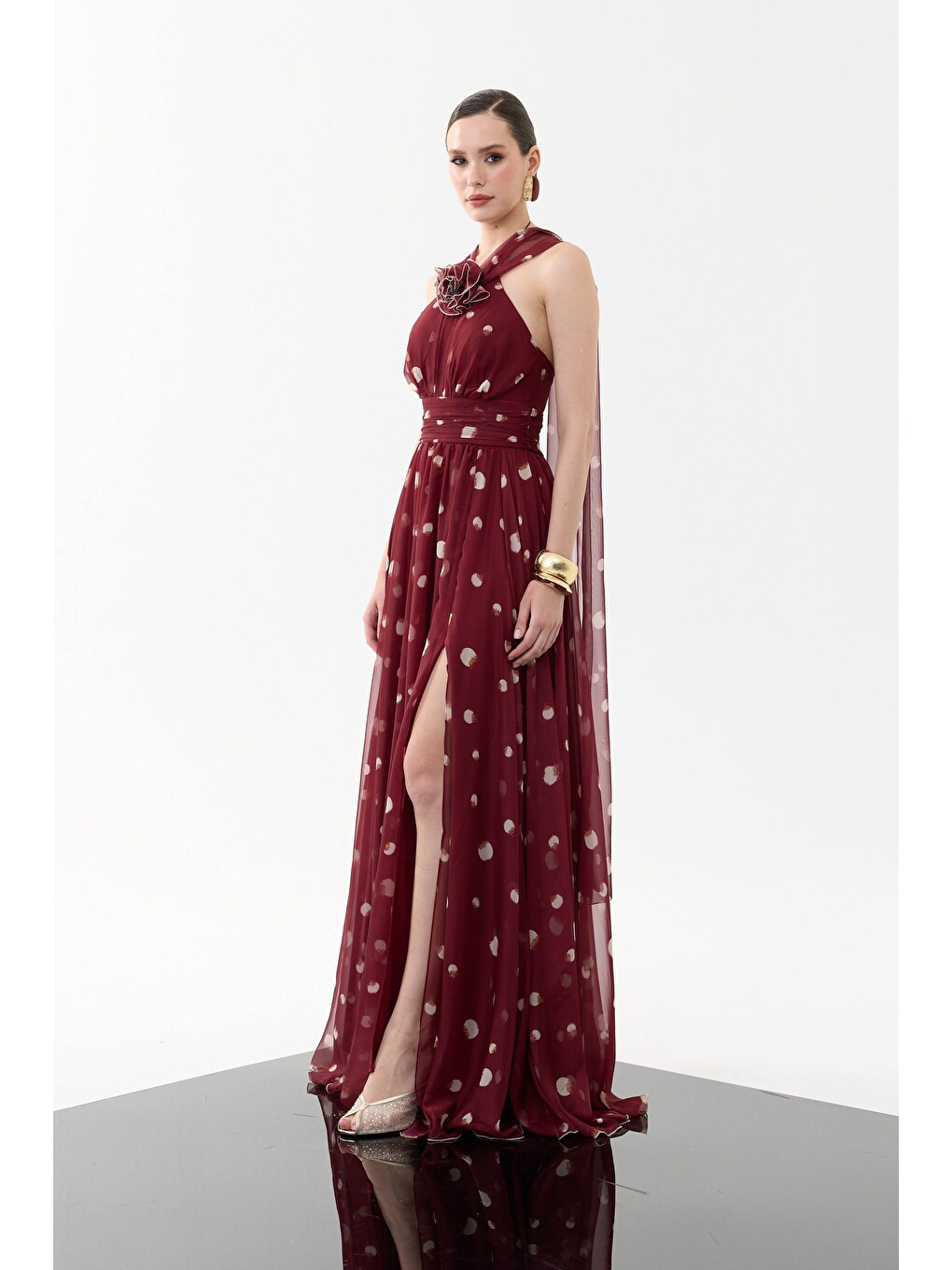 Bordo Güllü Yırtmaçlı Desenli Abiye Elbise-3