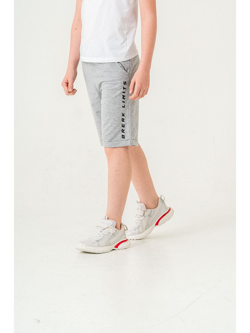 Gri Break Limits Baskılı Arka Cepli Erkek Çocuk Şort-2