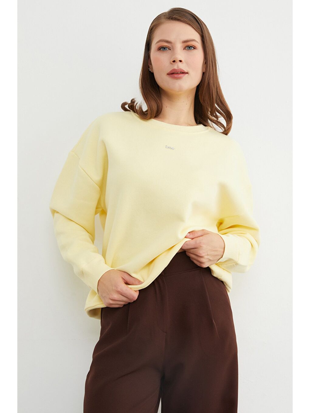 Sarı Love Aksesuarlı Bisiklet Yaka Oversize Sweatshirt-1