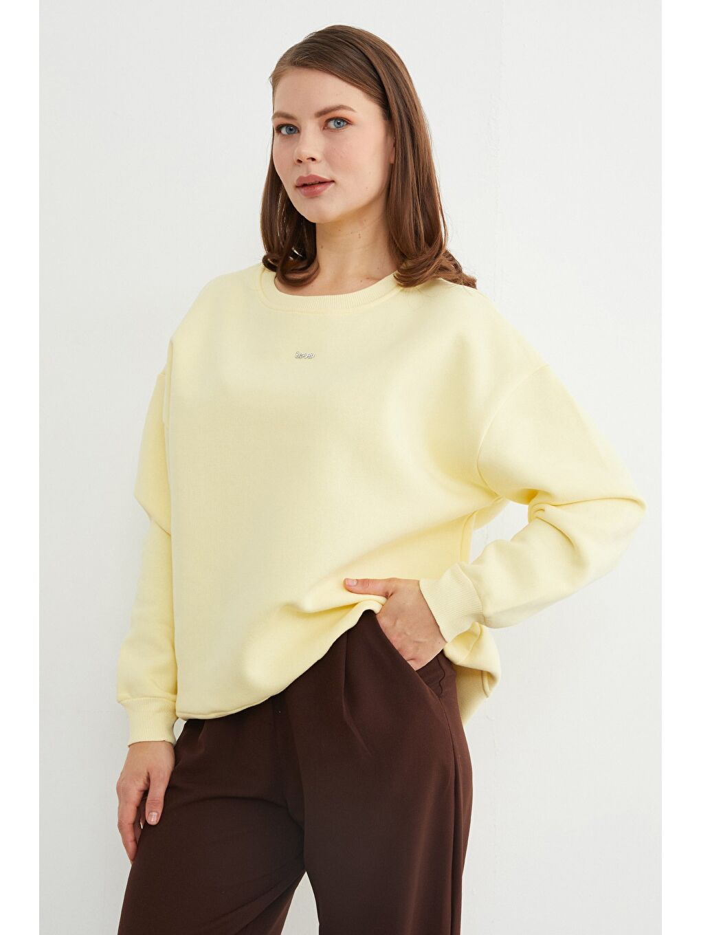 Sarı Love Aksesuarlı Bisiklet Yaka Oversize Sweatshirt-4