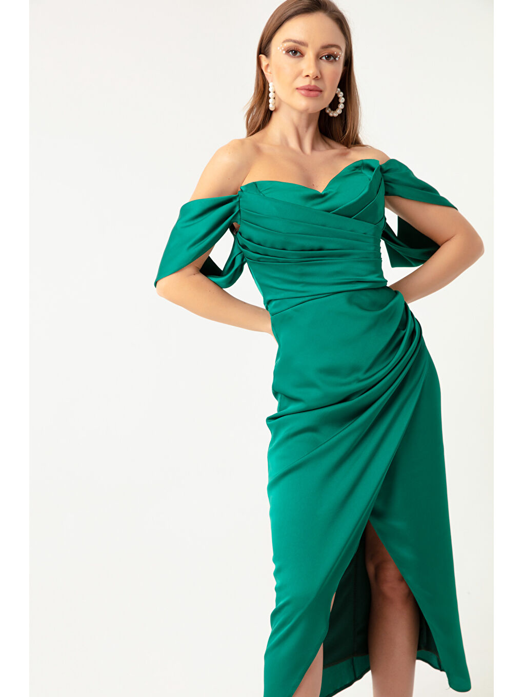 Kadın Zümrüt Yeşili Kayık Yaka Drapeli Midi Abiye Elbise-3