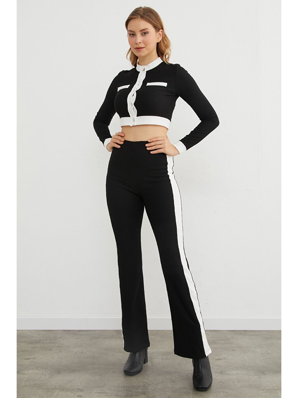 Siyah Şeritli Düğmeli 2 Li Crop Takım