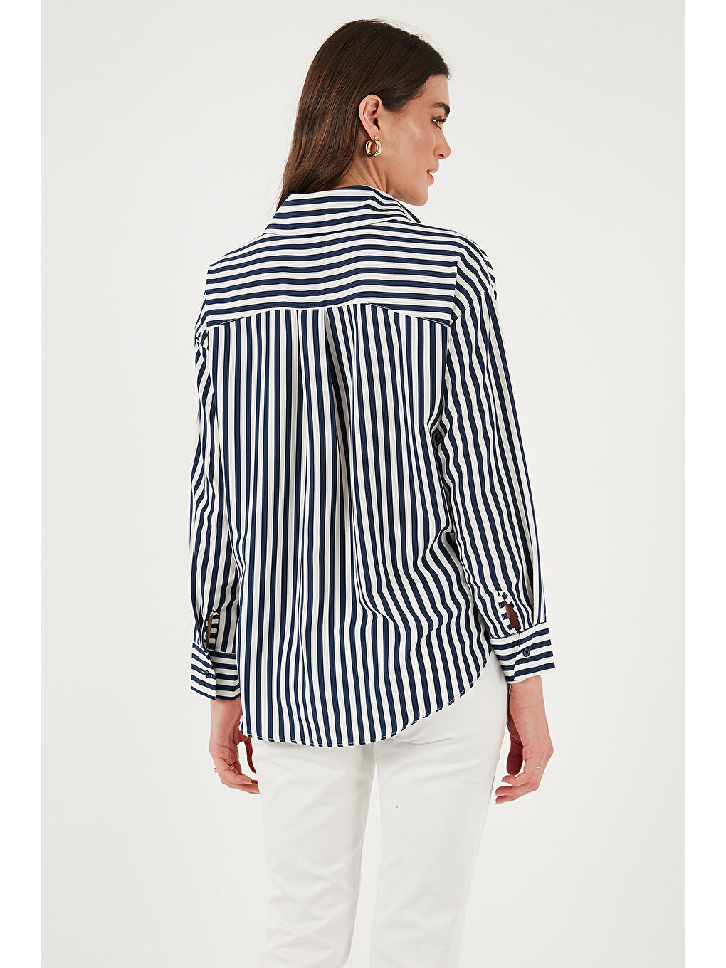 Lacivert Standart Fit Klasik Yaka Çizgili Kadın Gömlek 6772894-1