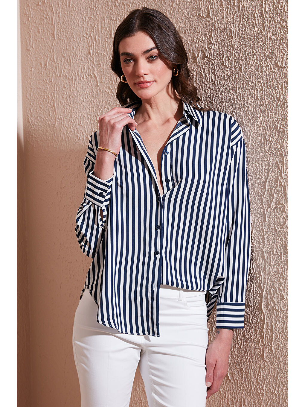 Lacivert Standart Fit Klasik Yaka Çizgili Kadın Gömlek 6772894-4
