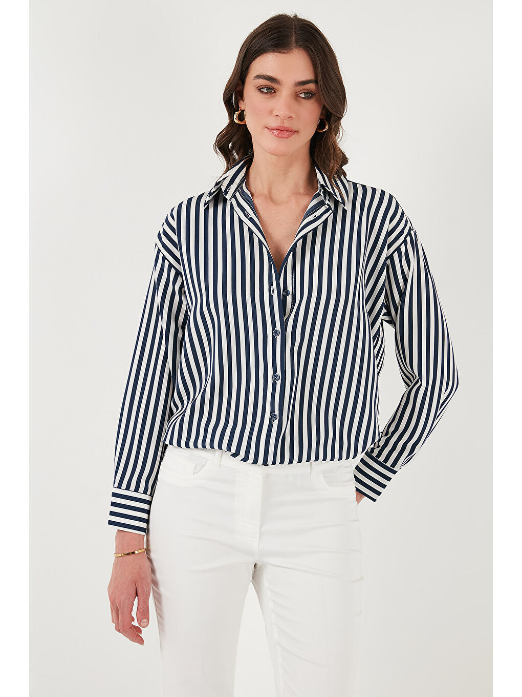 Lacivert Standart Fit Klasik Yaka Çizgili Kadın Gömlek 6772894-6