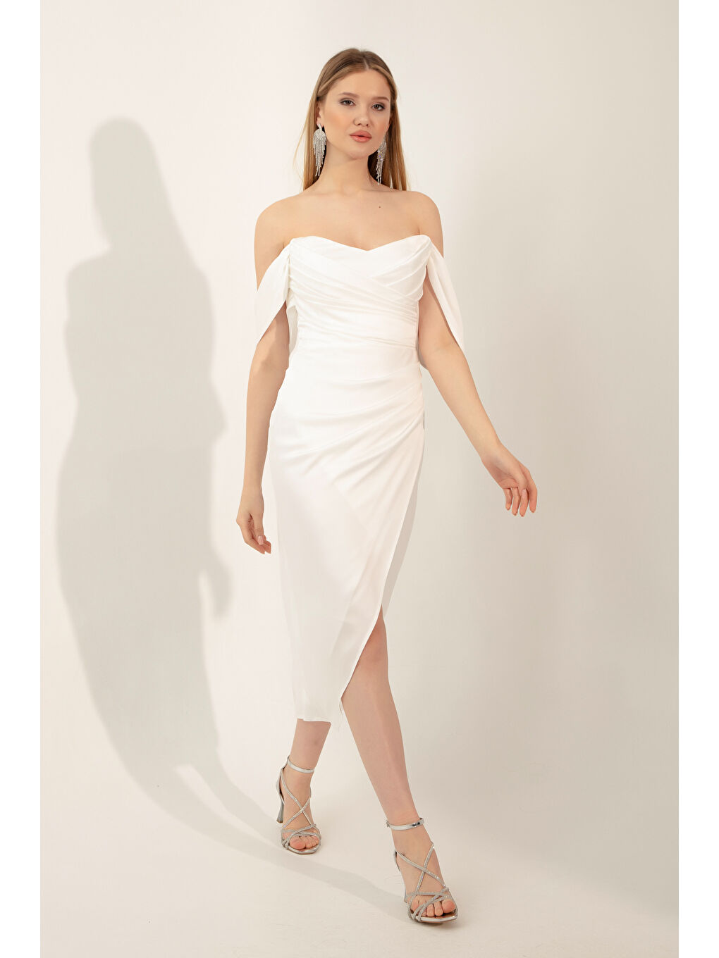 Kadın Beyaz Kayık Yaka Drapeli Midi Abiye Elbise-1