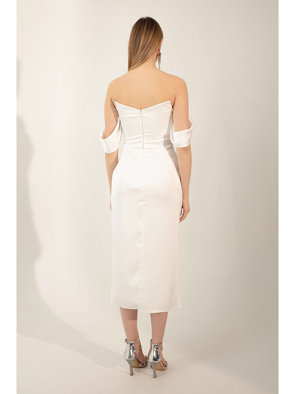 Kadın Beyaz Kayık Yaka Drapeli Midi Abiye Elbise-4