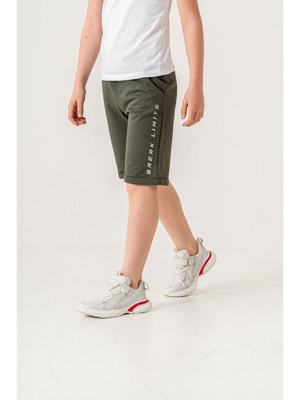 Haki Break Limits Baskılı Arka Cepli Erkek Çocuk Şort-3