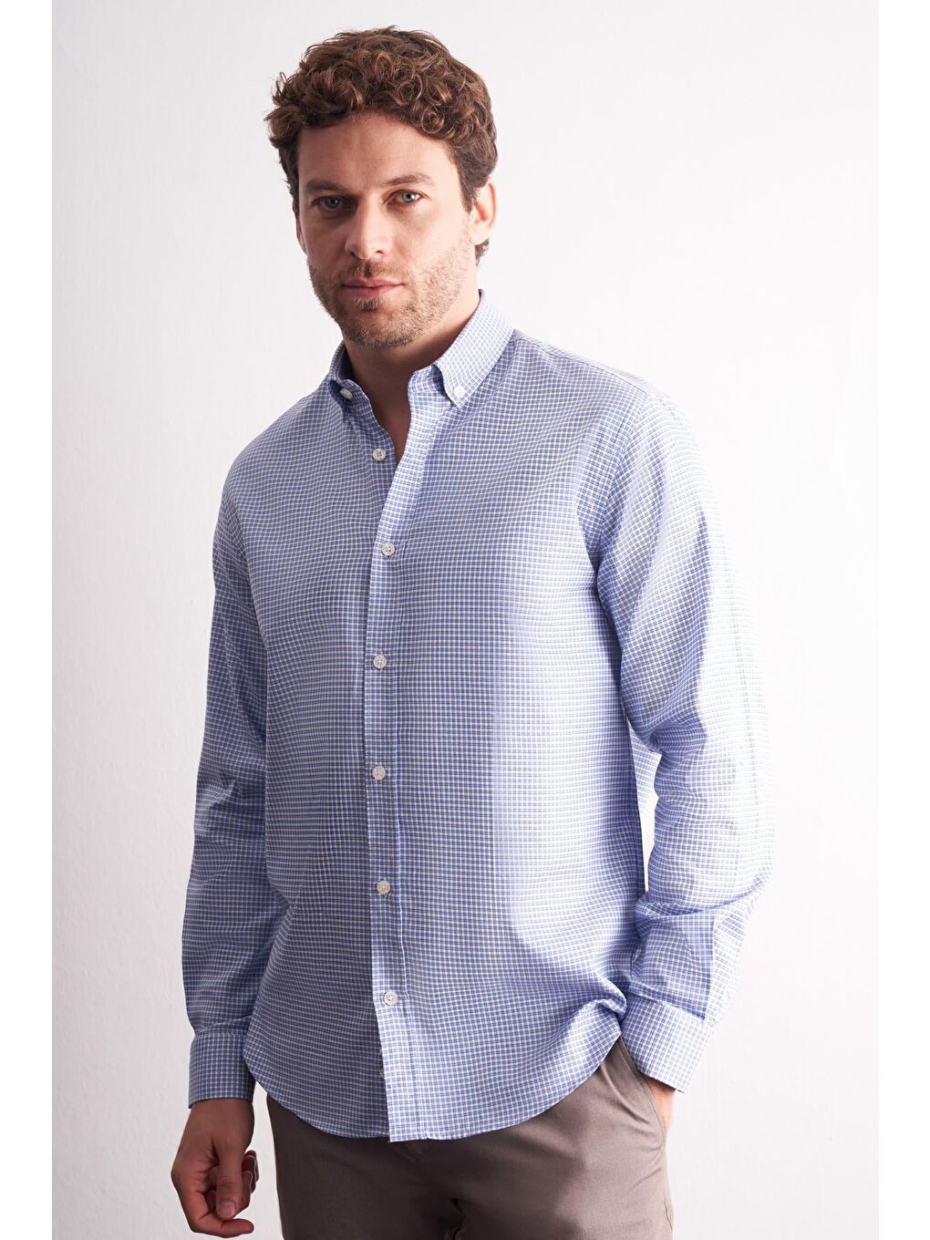 Beyaz - Mavi Düğmeli Yaka Kareli Desen Uzun Kol Premium Slim Fit %100 Pamuk Gömlek 1004255186-1
