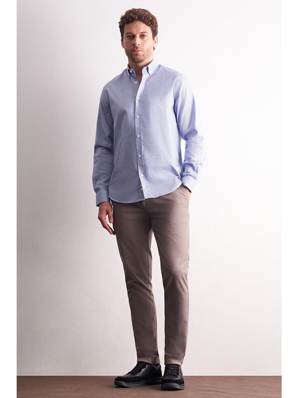 Beyaz - Mavi Düğmeli Yaka Kareli Desen Uzun Kol Premium Slim Fit %100 Pamuk Gömlek 1004255186-2