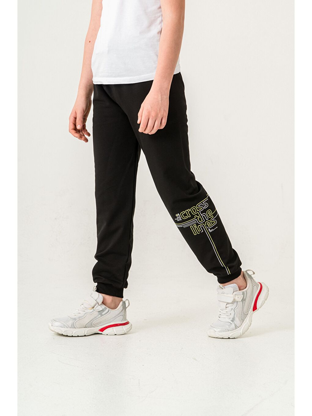 Siyah Croos The Lines Baskılı Cepler Fermuarlı Erkek Çocuk Eşofman Altı-2