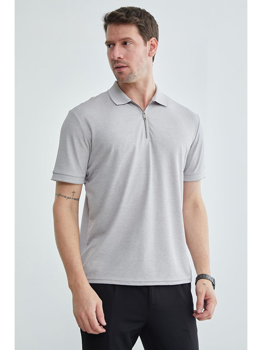 Gri Yarım Fermuarlı Polo Yaka Tişört-2