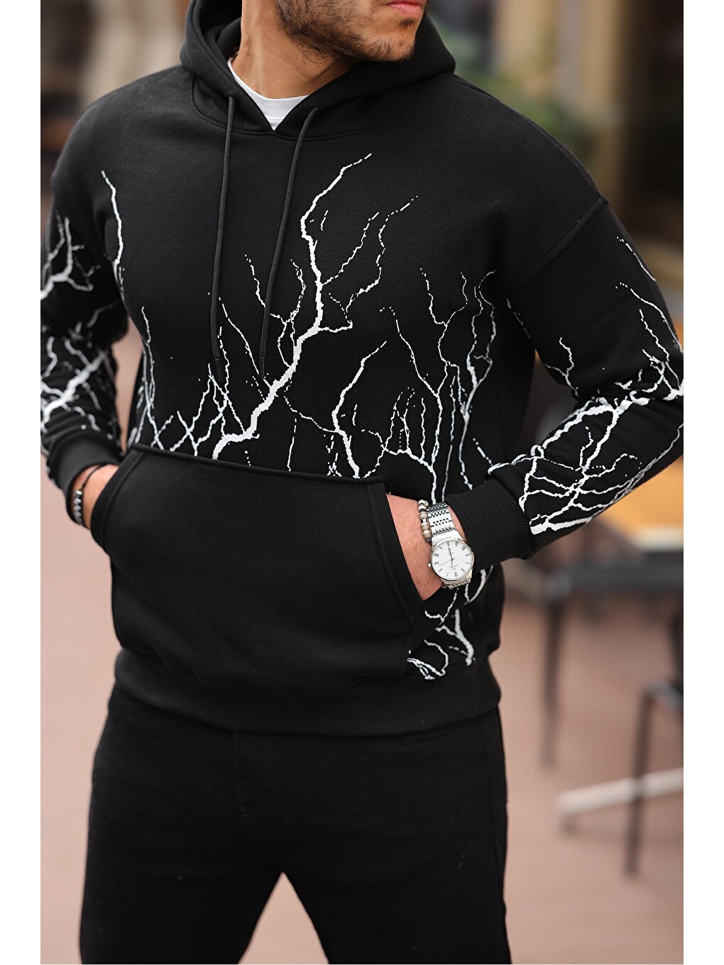 Siyah Şimşek Desenli Kapüşonlu Sweatshirt-1