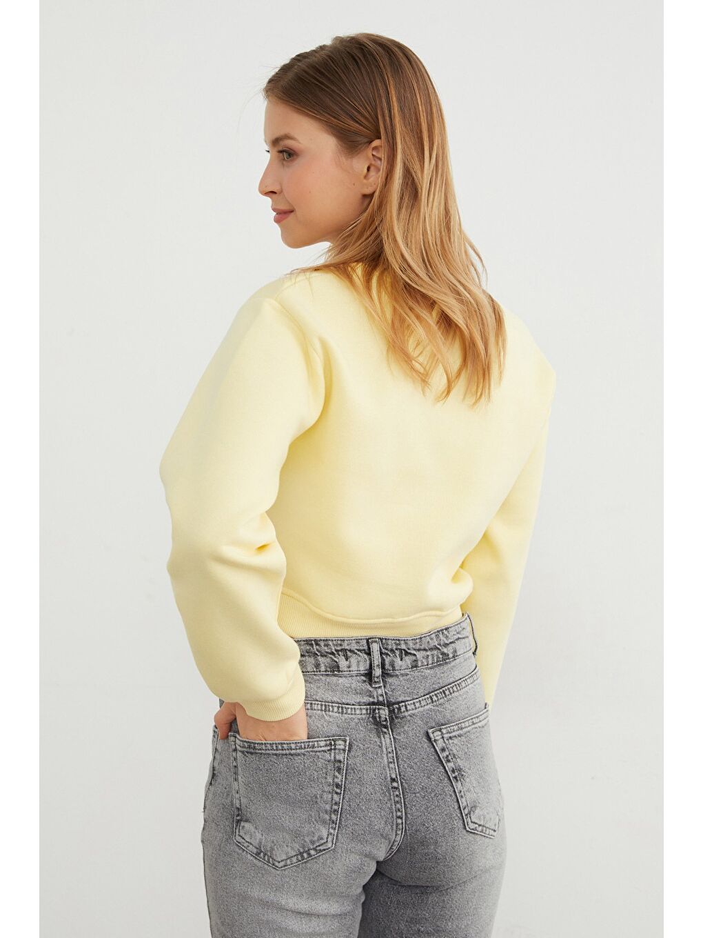 Sarı 3 İplik Kalp Aksesuarlı Crop Sweatshirt-3