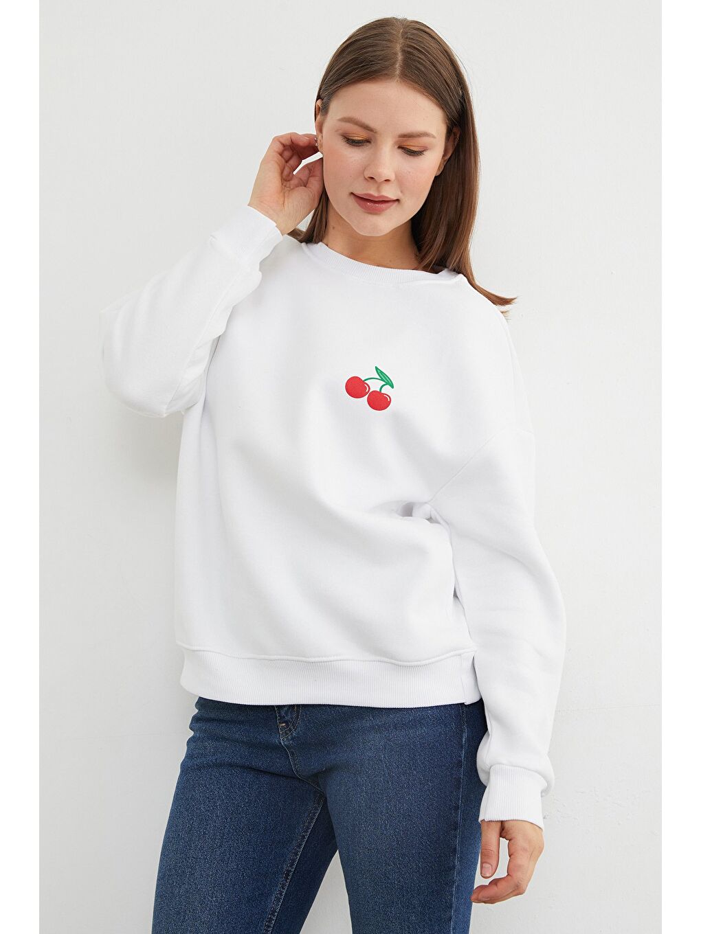 Beyaz 3 İplik Kiraz Baskılı Oversize Sweatshirt-2