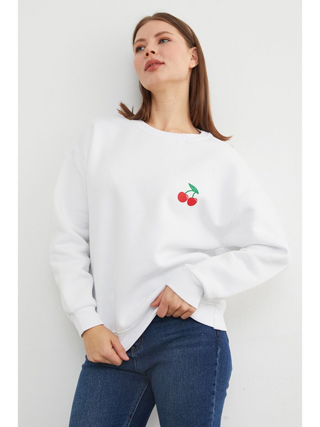 Beyaz 3 İplik Kiraz Baskılı Oversize Sweatshirt-3