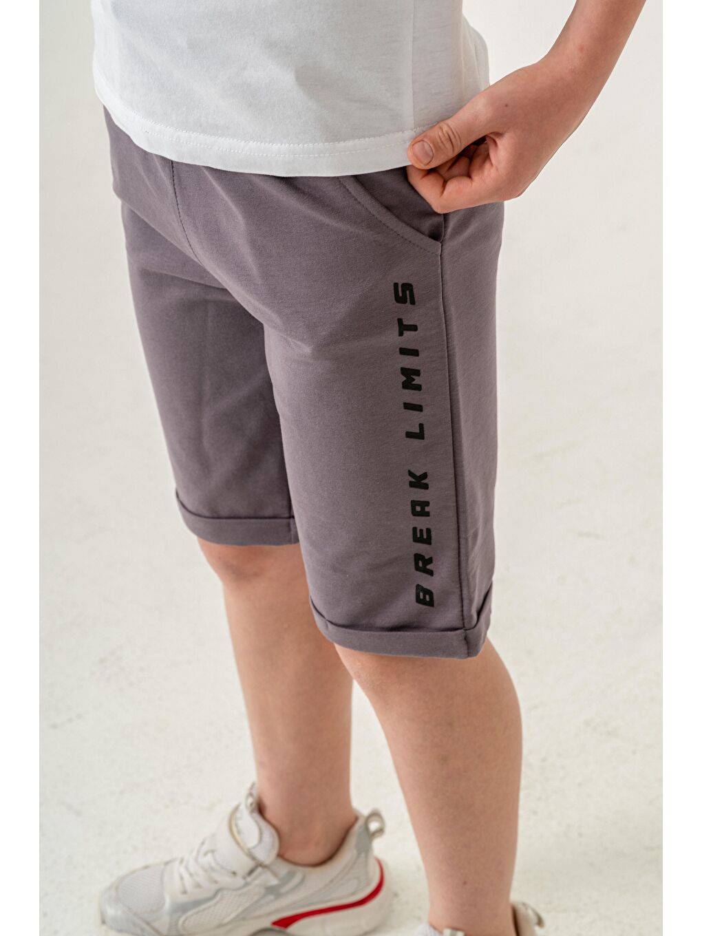 Gri Break Limits Baskılı Arka Cepli Erkek Çocuk Şort-6