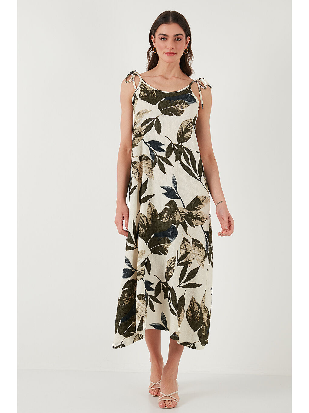 Yeşil Desenli Oversize Fit Bağlamalı İp Askılı Yuvarlak Yaka Midi Boy Kadın Elbise 5869022-3