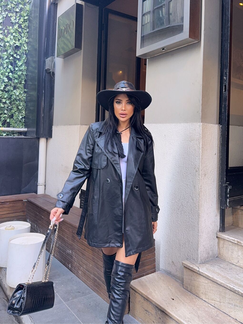 Siyah Beli Kuşaklı Düğmeli Ara Boy Deri Ceket-2