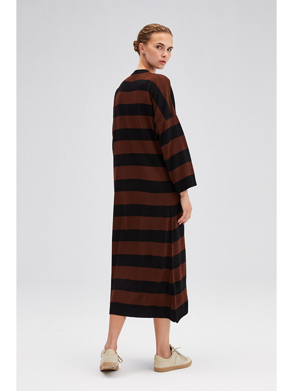 Siyah İnce Çizgili Triko Elbise-5