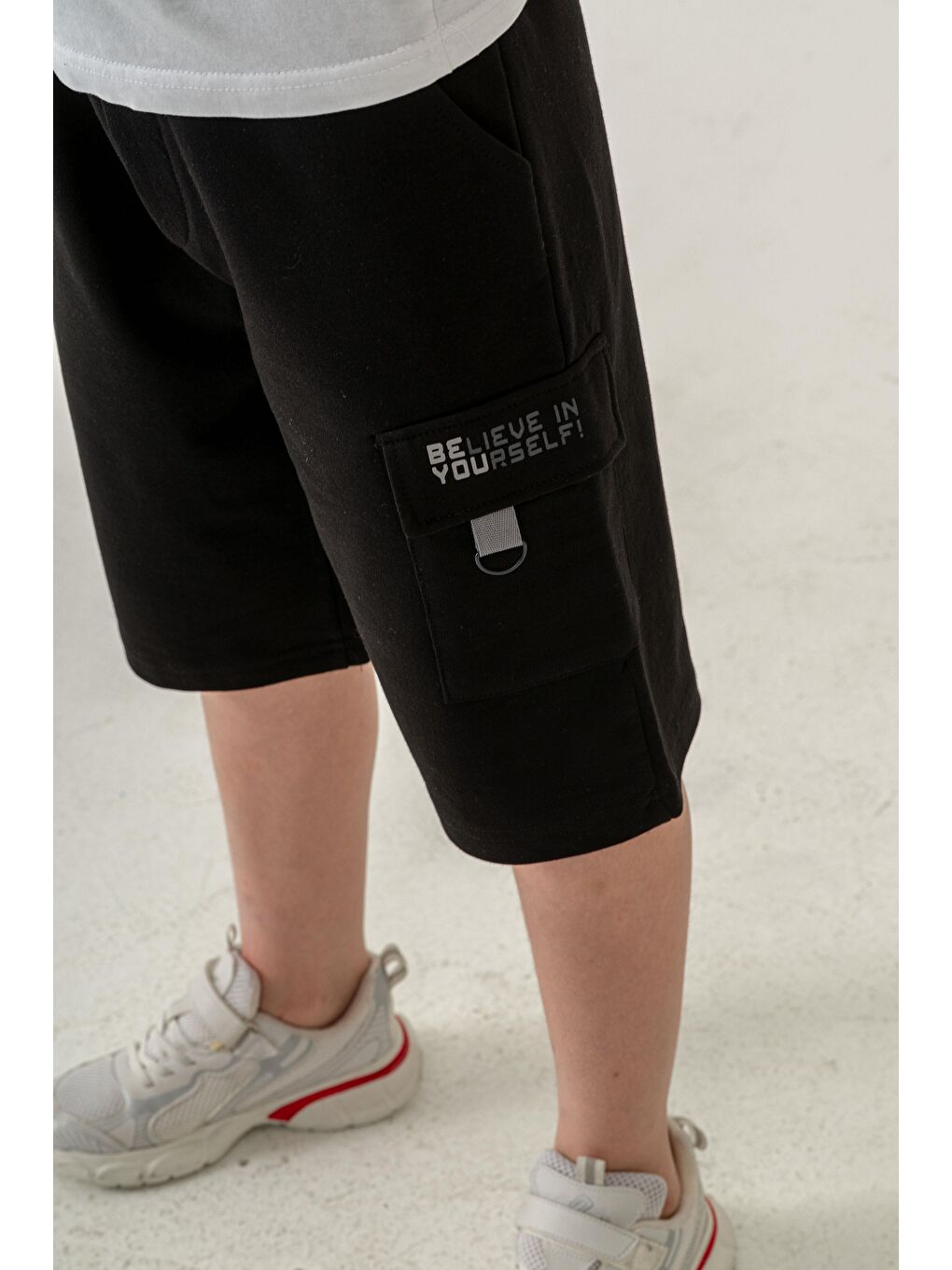 Siyah Kargo Cepli Cep Kapağı Lieve In Yourself Baskılı Erkek Çocuk Şort-4