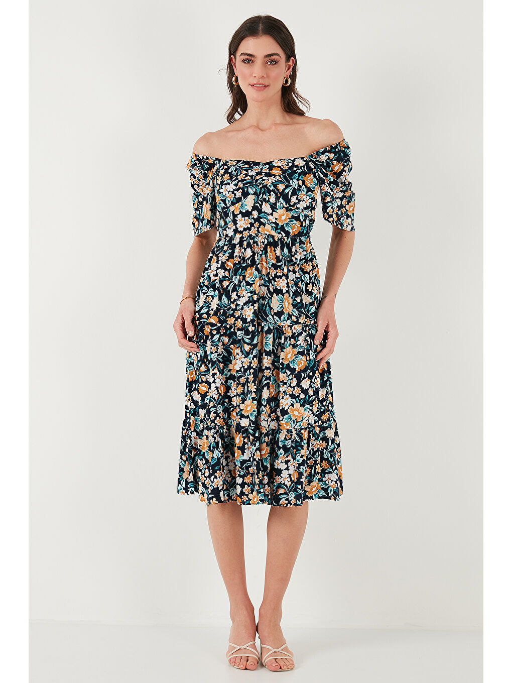 Lacivert Desenli Oversize Fit Carmen Yaka Büzgü Detaylı Midi Boy Kadın Elbise 6782169-4