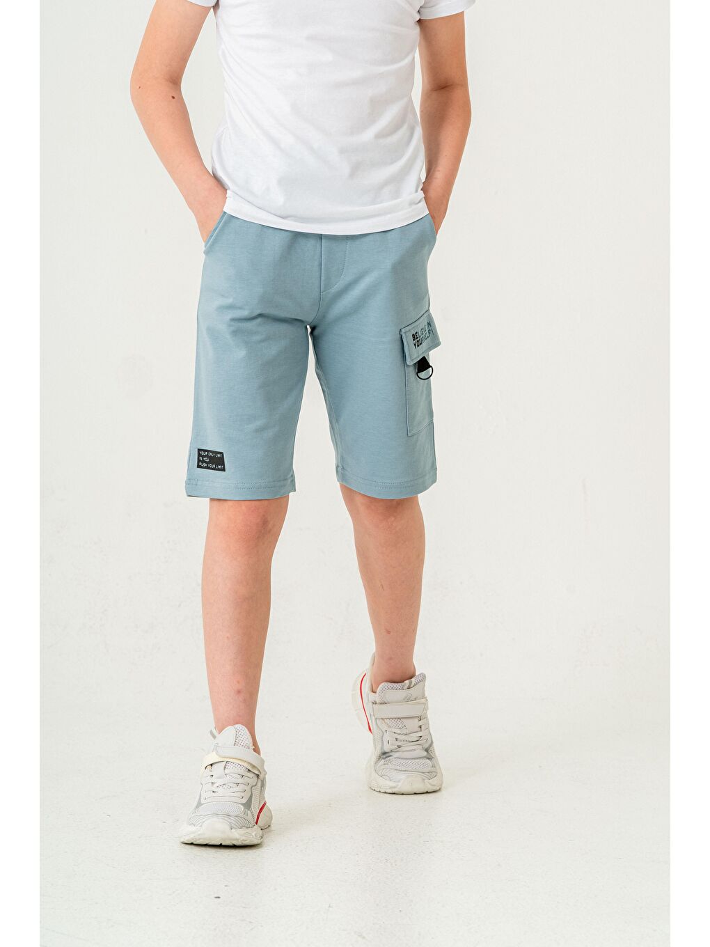 Mavi Kargo Cepli Cep Kapağı Lieve In Yourself Baskılı Erkek Çocuk Şort-3