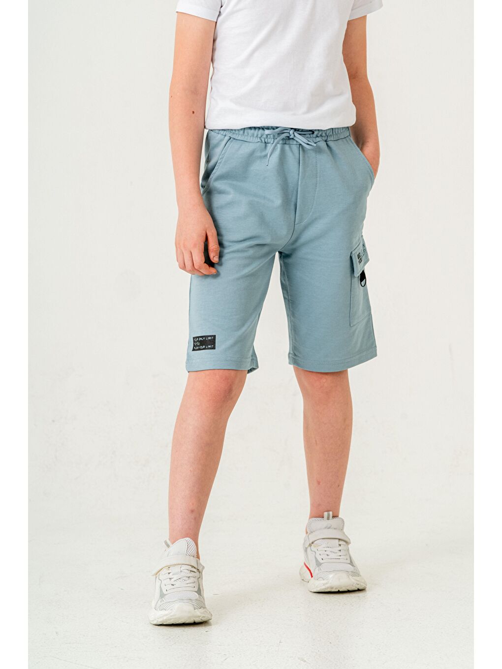 Mavi Kargo Cepli Cep Kapağı Lieve In Yourself Baskılı Erkek Çocuk Şort-4