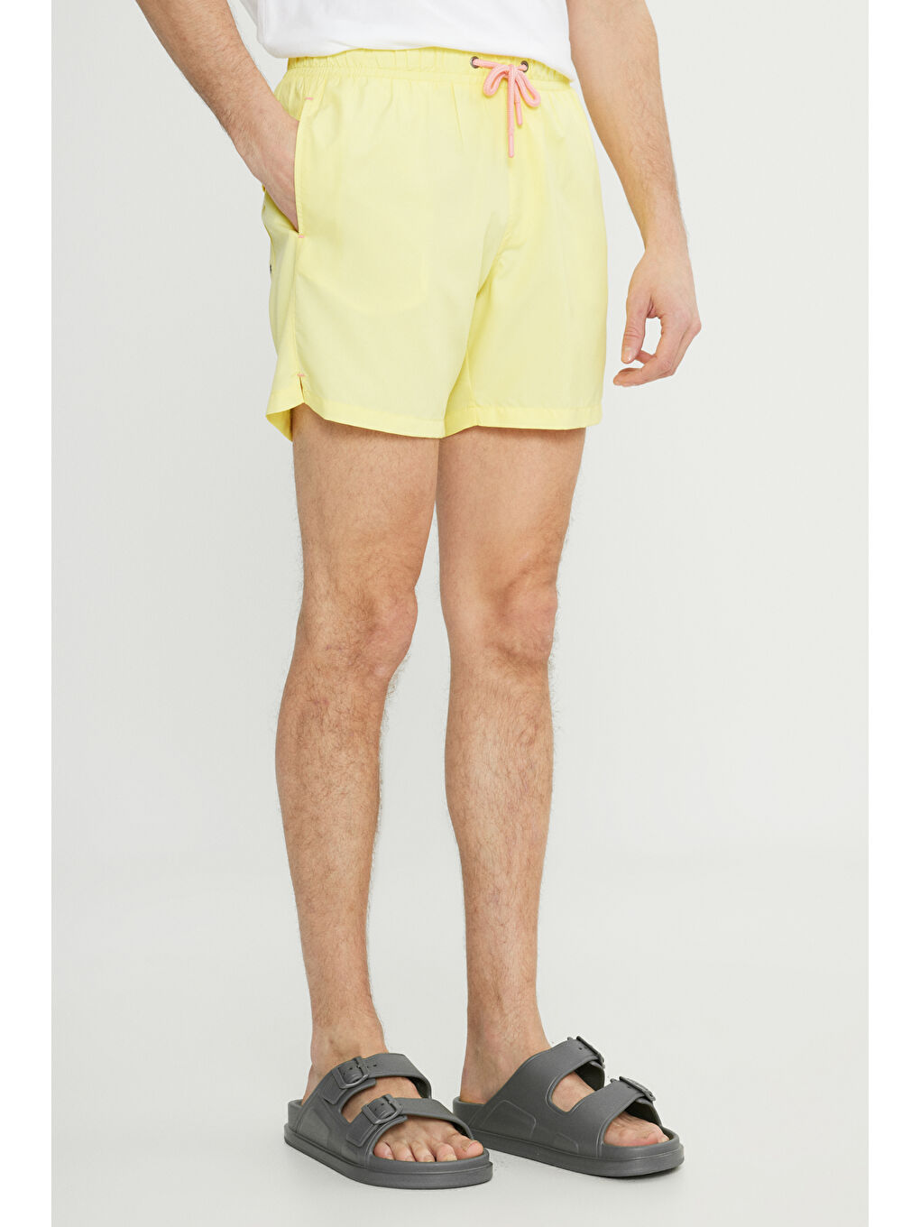 Erkek Sarı Standart Fit Normal Kesim Cepli Hızlı Kuruyan Desenli Deniz Şortu-1