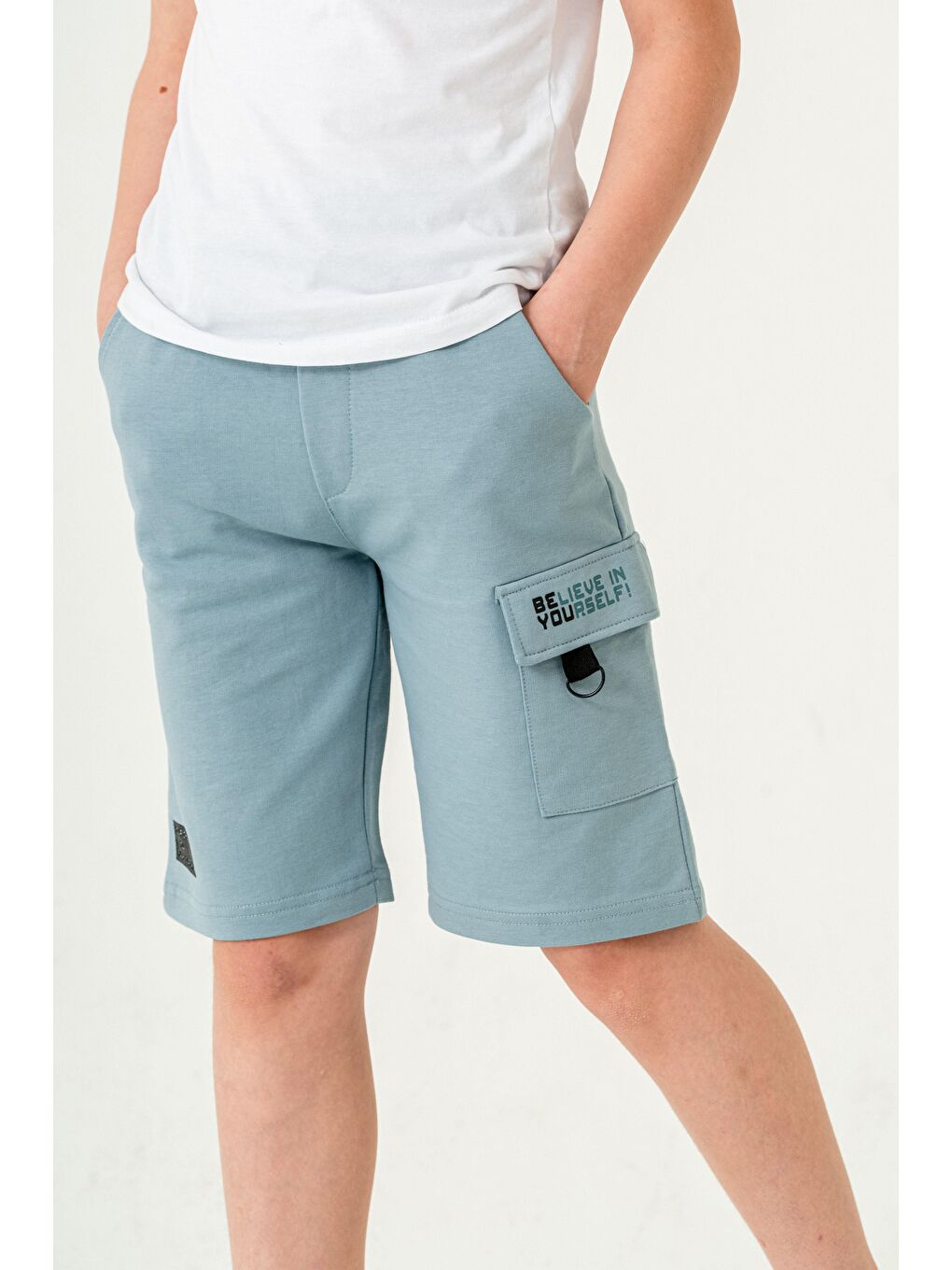 Mavi Kargo Cepli Cep Kapağı Lieve In Yourself Baskılı Erkek Çocuk Şort-5