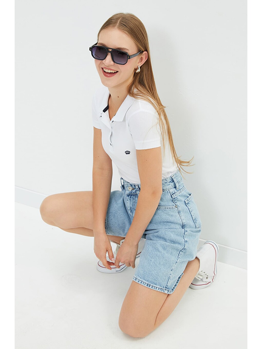 Beyaz Nakışlı Polo Yaka Slim Fit Tişört-2