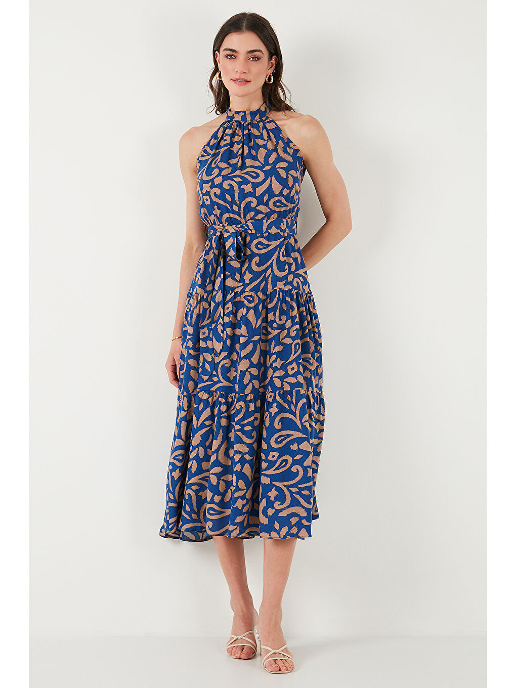 İndigo Desenli Regular Fit Halter Yaka Kemerli Midi Boy Kadın Elbise 6772030-3