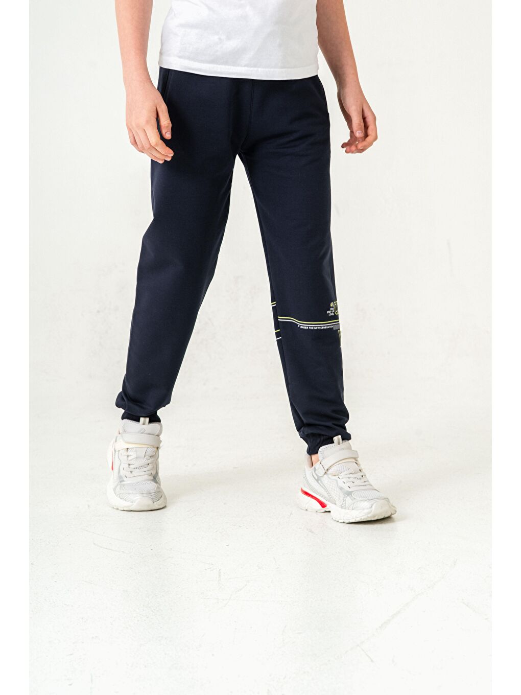 Lacivert Croos The Lines Baskılı Cepler Fermuarlı Erkek Çocuk Eşofman Altı-4