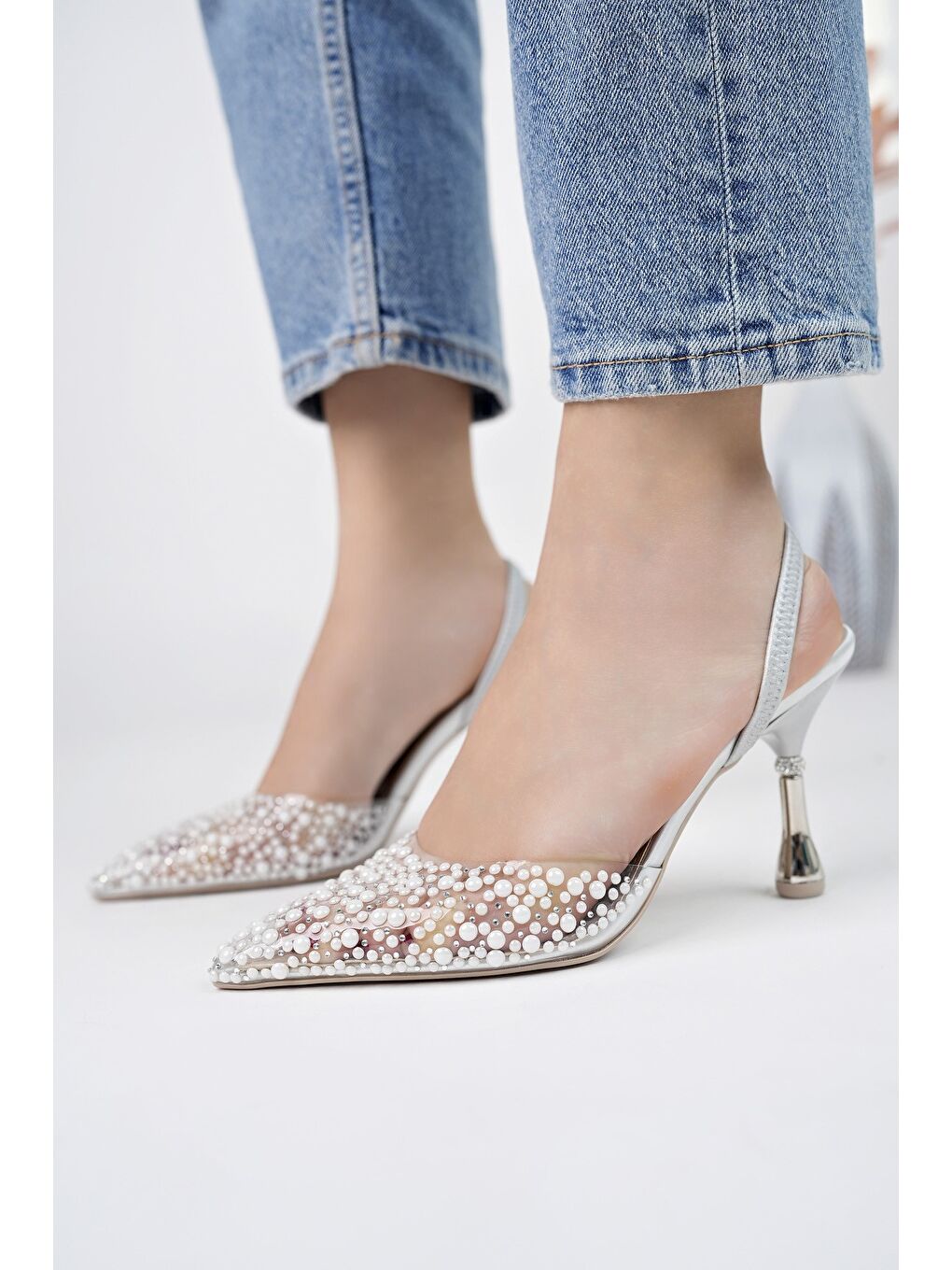 Gri MARGARET Taşlı Sivri Burun Arkası Açık Lastikli Kadın Klasik Topuklu Ayakkabı