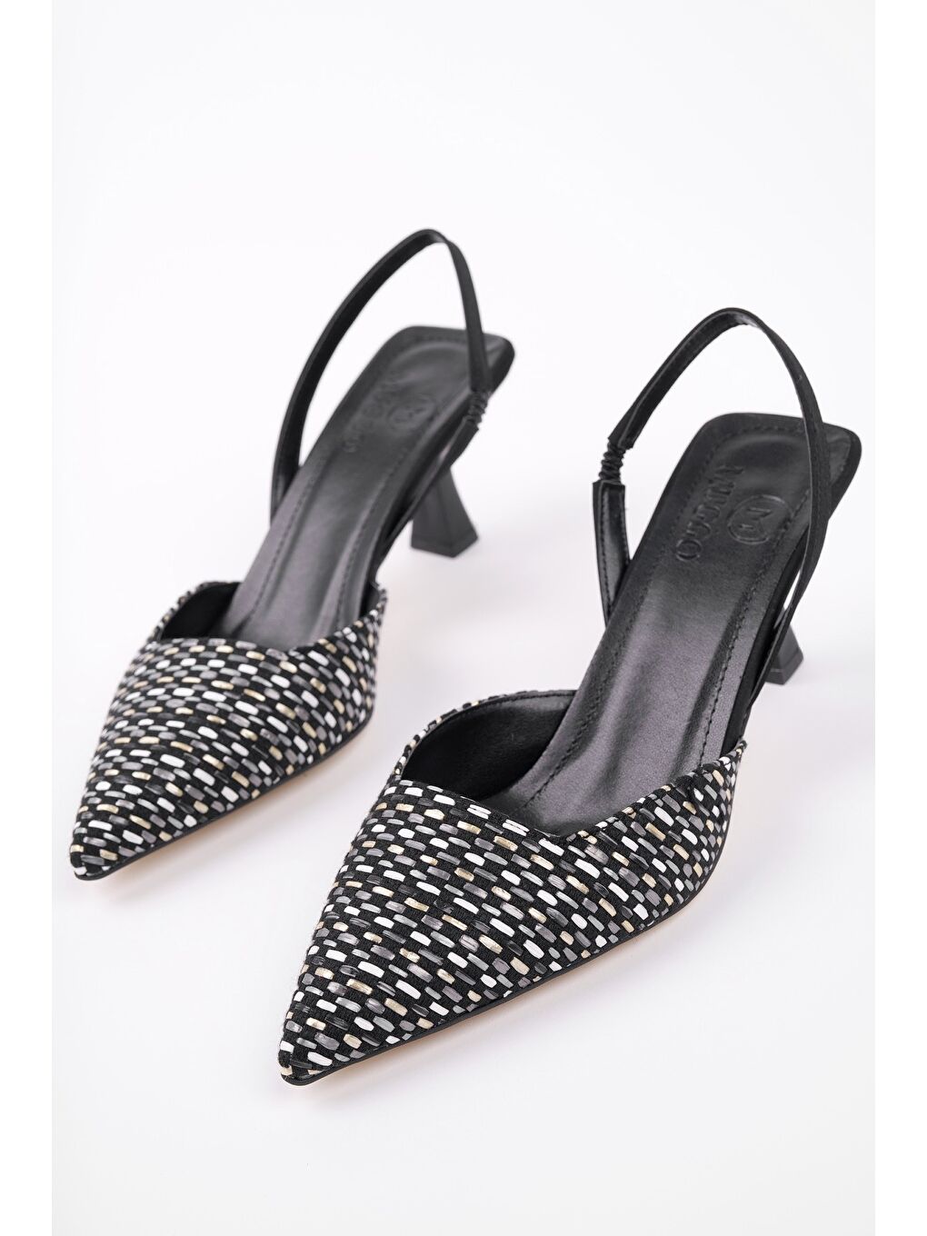 Siyah LOUVRE Sivri Burun Arkası Açık Lastikli Hasır Kadın Günlük Topuklu Ayakkabı-1
