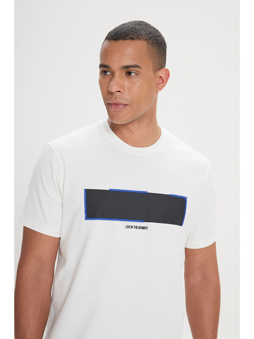 Erkek Beyaz Slim Fit Dar Kesim Pamuklu Esnek Baskılı Bisiklet Yaka Tişört-2