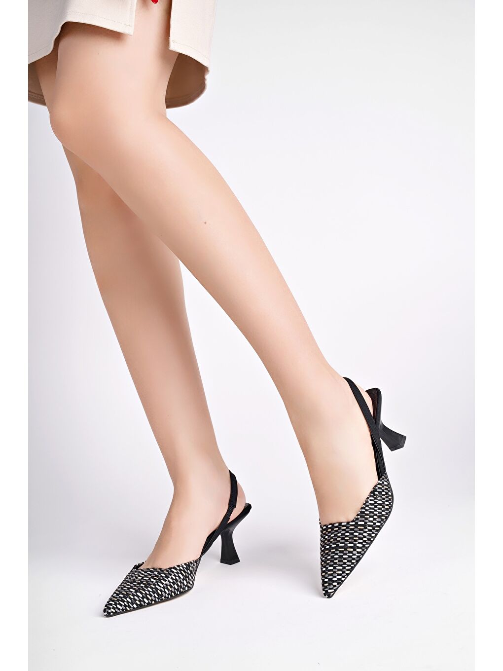 Siyah LOUVRE Sivri Burun Arkası Açık Lastikli Hasır Kadın Günlük Topuklu Ayakkabı-7