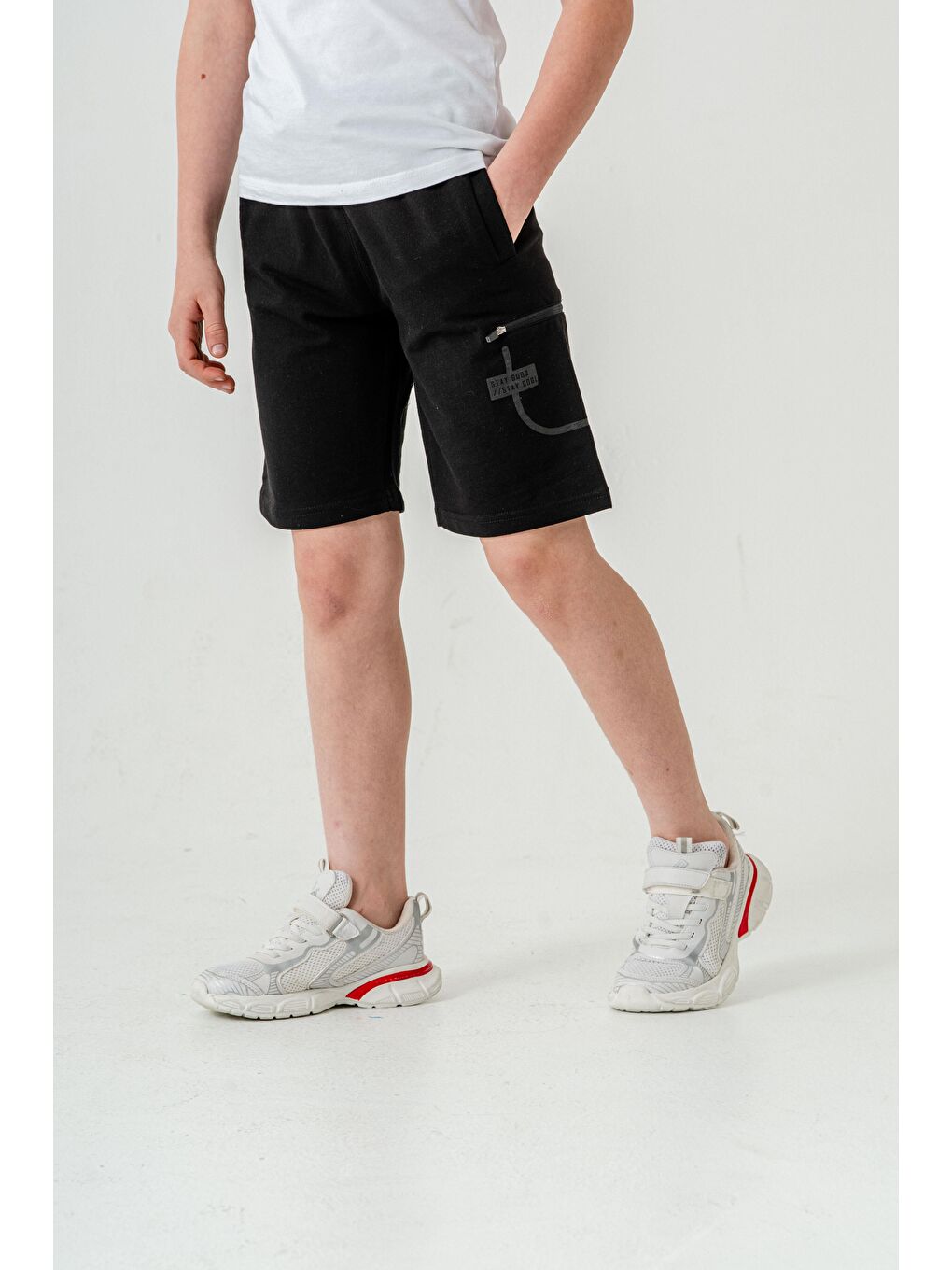 Siyah Stay  Good Baskılı Cep Fermuarlı Erkek Çocuk Şort-4