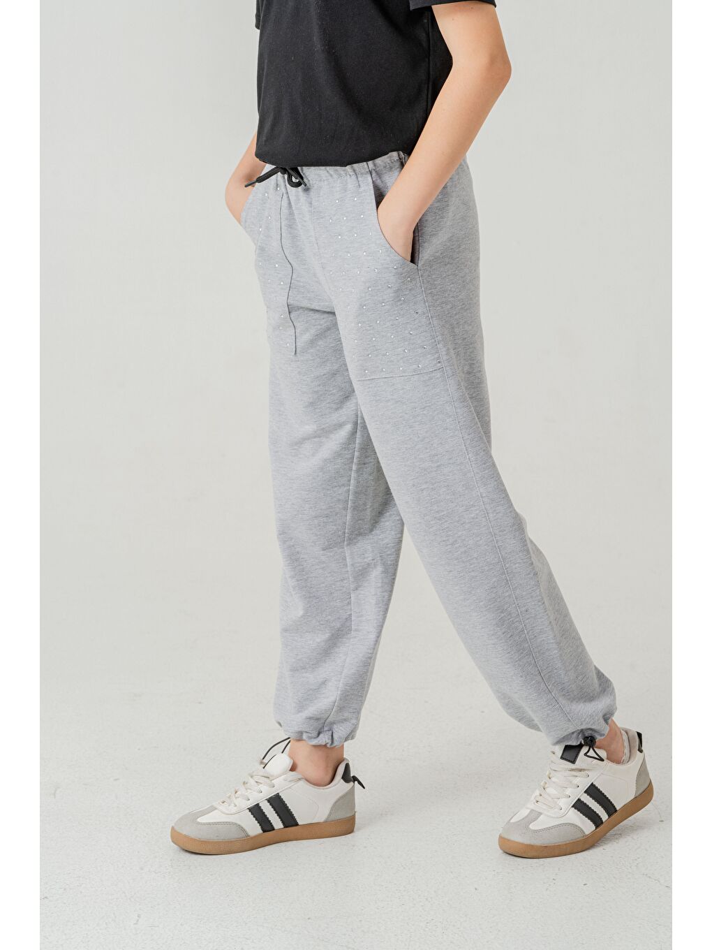 Gri Cebi Taşlı Paça Brit Lastikli Stoperli Kız Çocuk Eşofman Altı-1